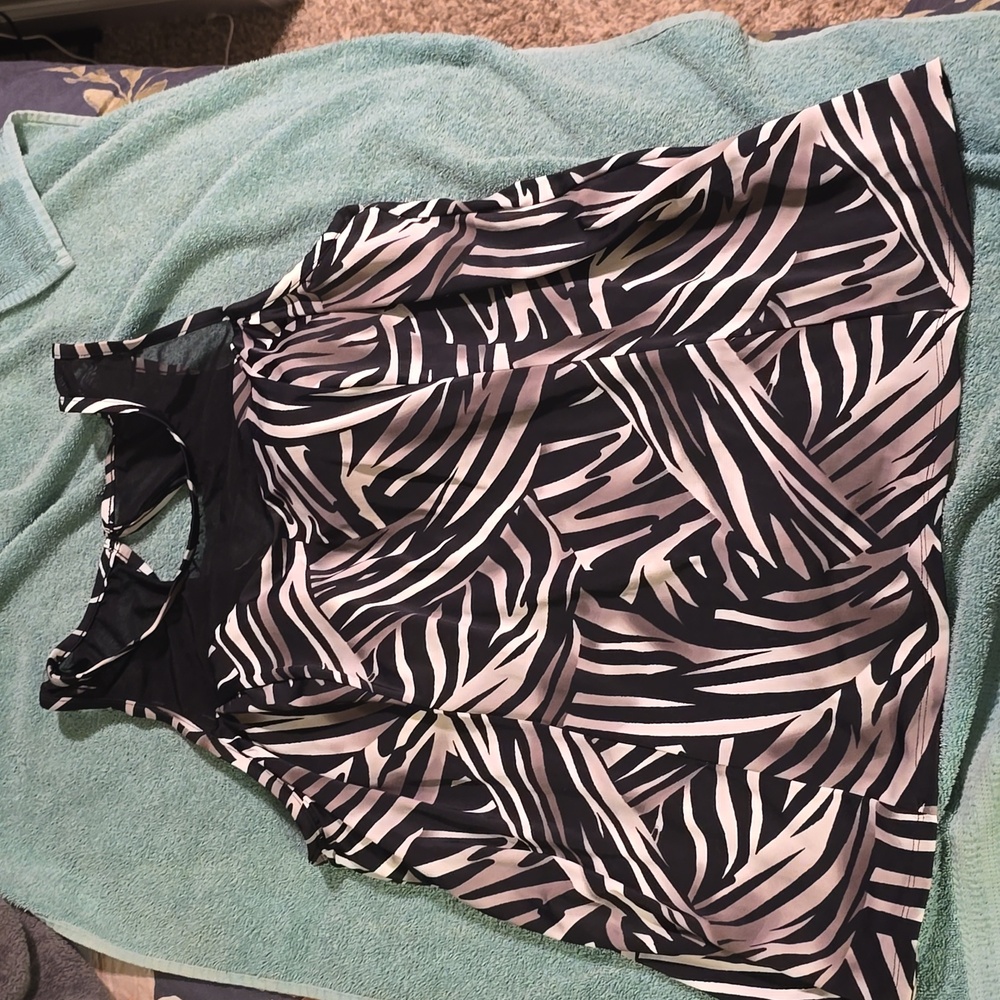 Trimshaper bathing suit top size 22
